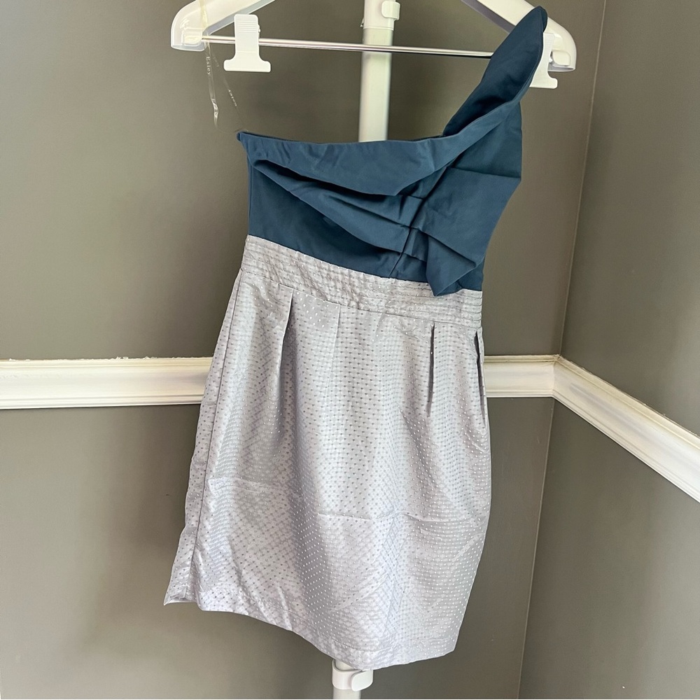 One shoulder dress